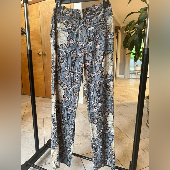 Viscose Pattern Pants - Picture 3 of 4